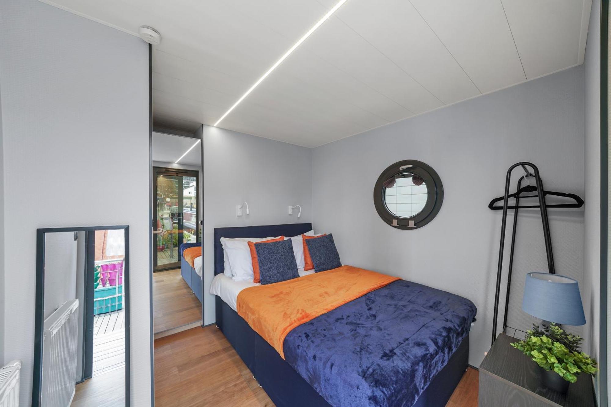 Unique Water Lodge In London - Sleeps 6 Exterior photo