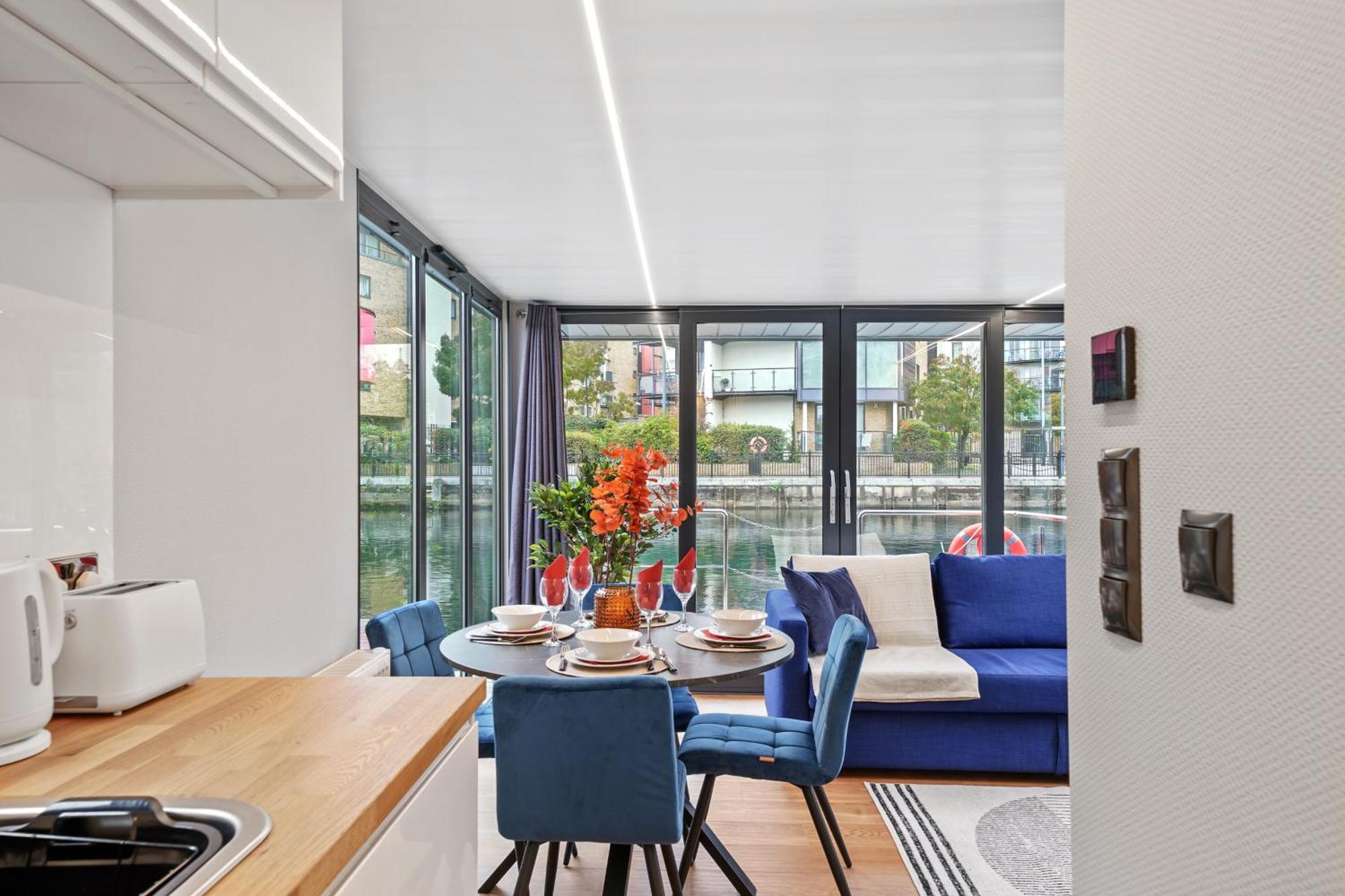 Unique Water Lodge In London - Sleeps 6 Exterior photo